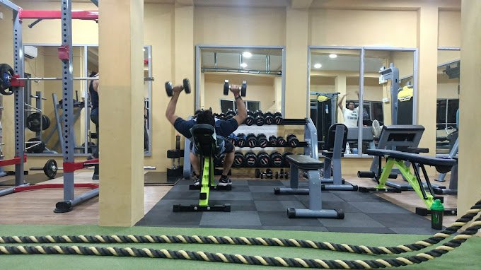 lifting-hours-gym04