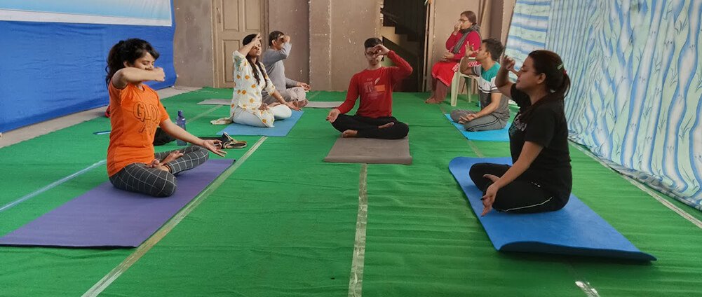 gurubandan-yoga-acupressure-centre1